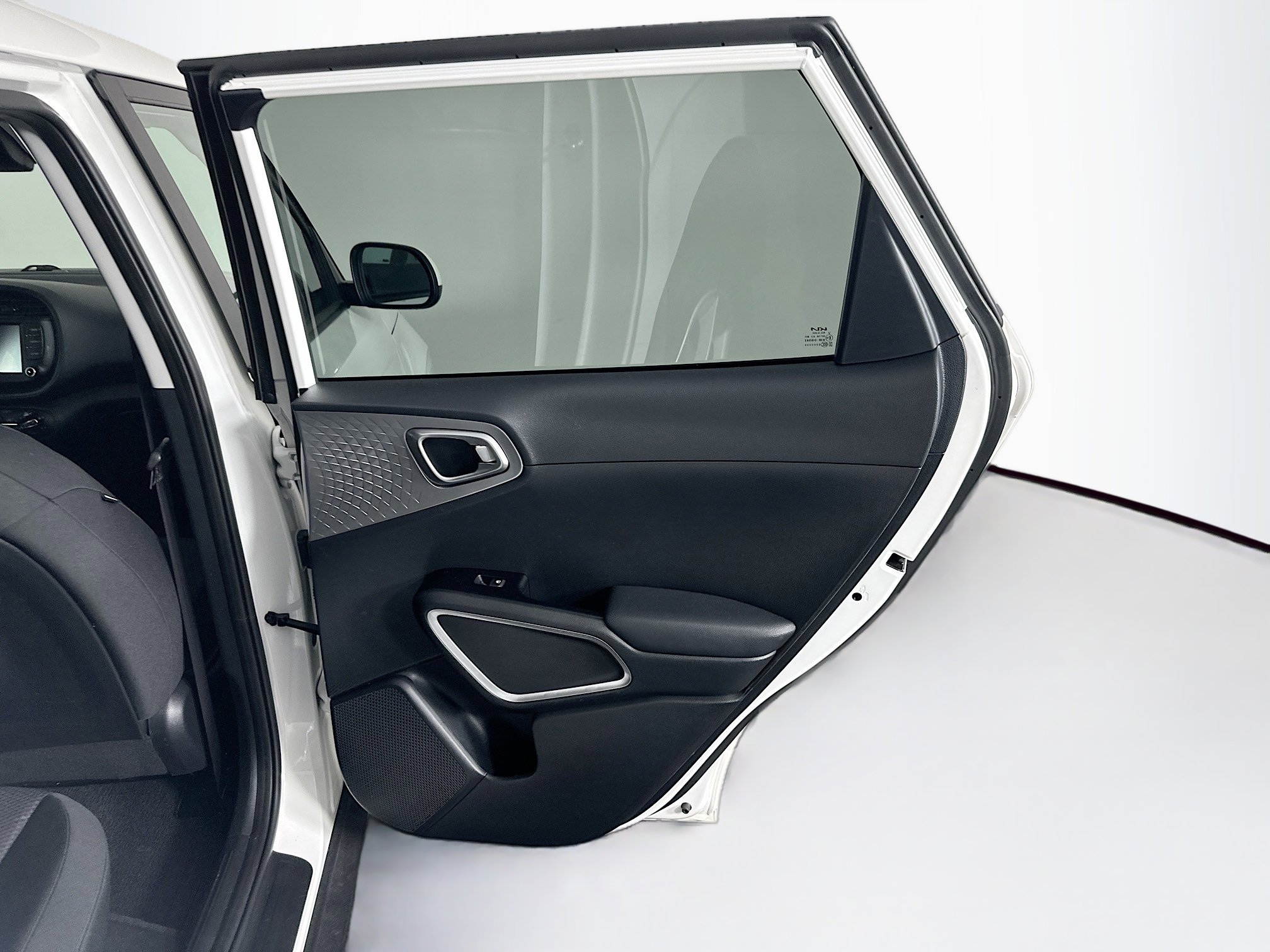 Used 2025 Kia Soul LX w/ LX Technology Package image 28