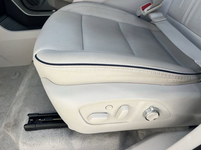 Used 2025 Buick Enclave Avenir image 22