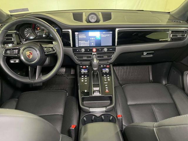 Certified 2025 Porsche Macan image 26