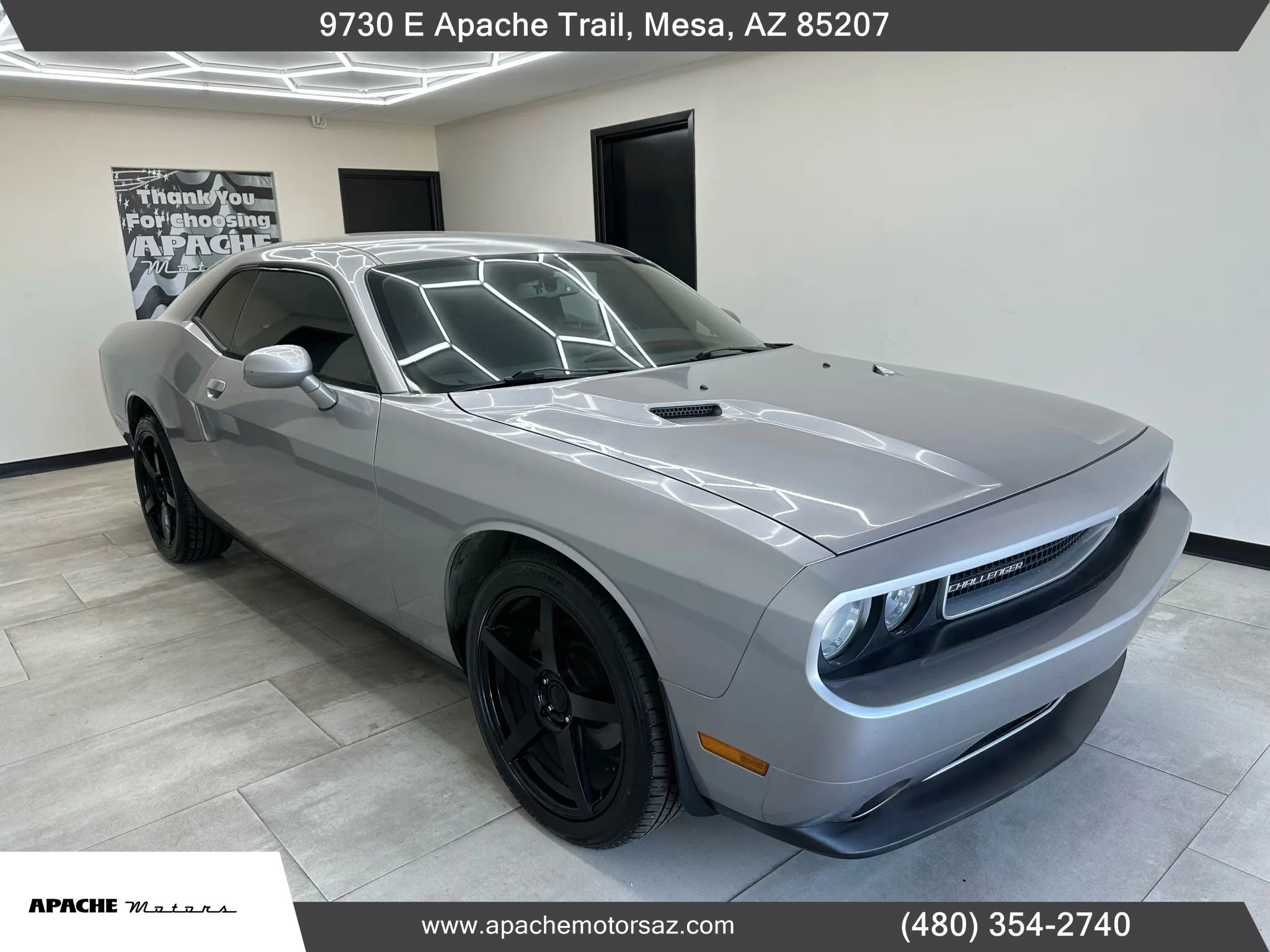 Used 2014 Dodge Challenger SXT image 5