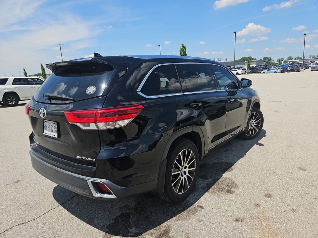 Used 2018 Toyota Highlander Limited Platinum AWD/4WD image 5