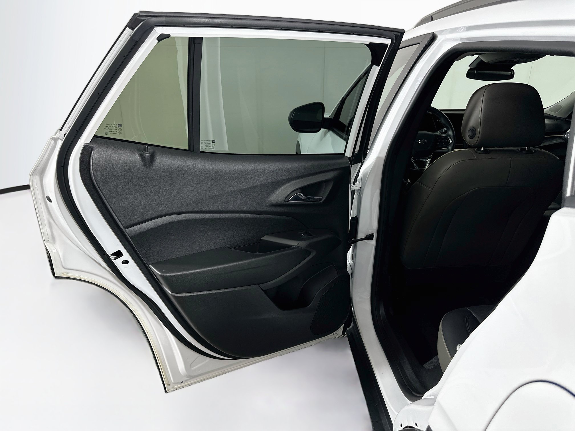 Used 2024 Chevrolet Trax ACTIV w/ Sunroof Package FWD image 26