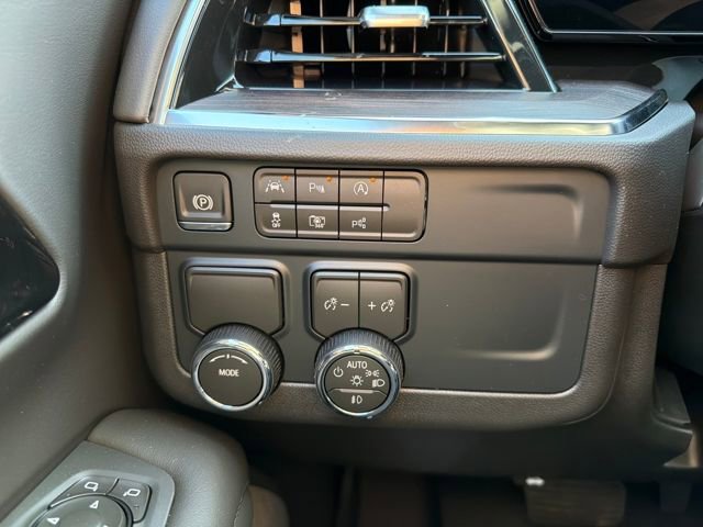 New 2026 Chevrolet Suburban LT w/ Comfort Package image 32