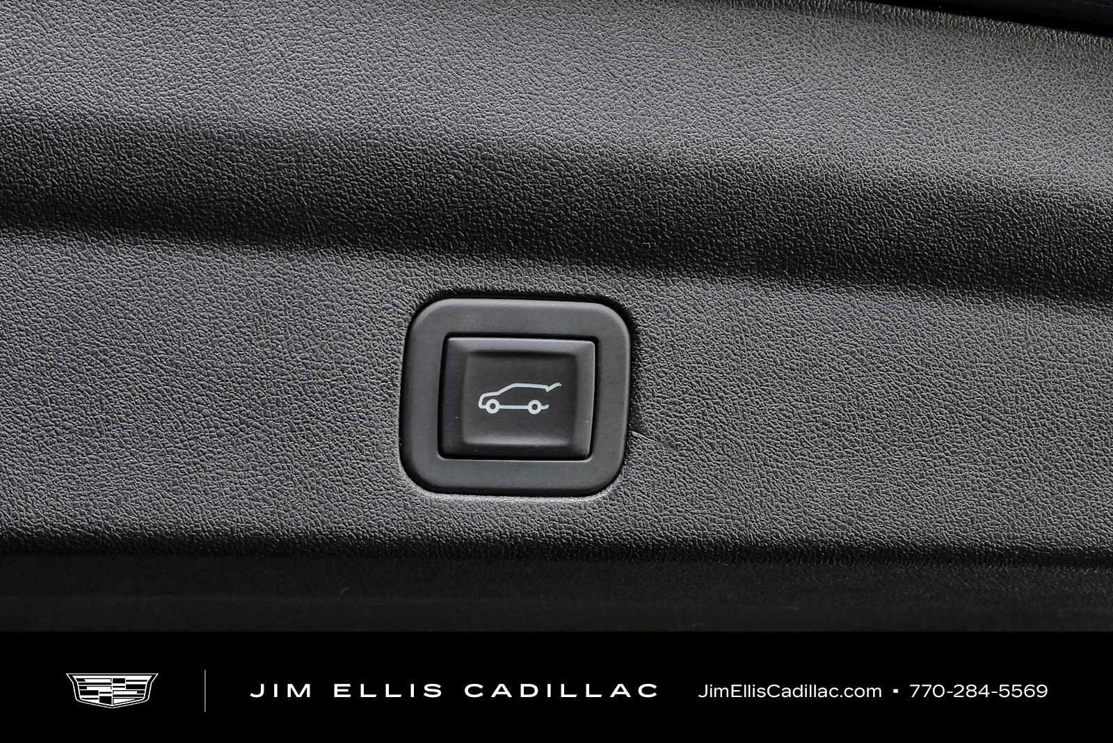 Certified 2025 Cadillac Escalade IQ Luxury 2 w/ LPO, Premium Carpet Package AWD/4WD image 33