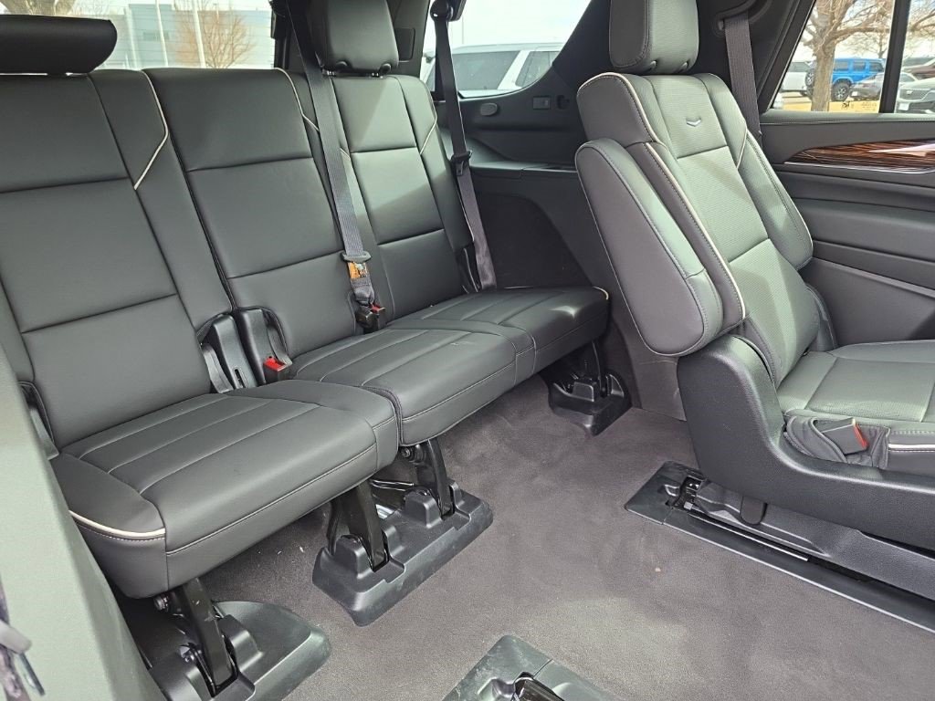 Used 2024 Cadillac Escalade Premium Luxury w/ Performance Package AWD/4WD image 21