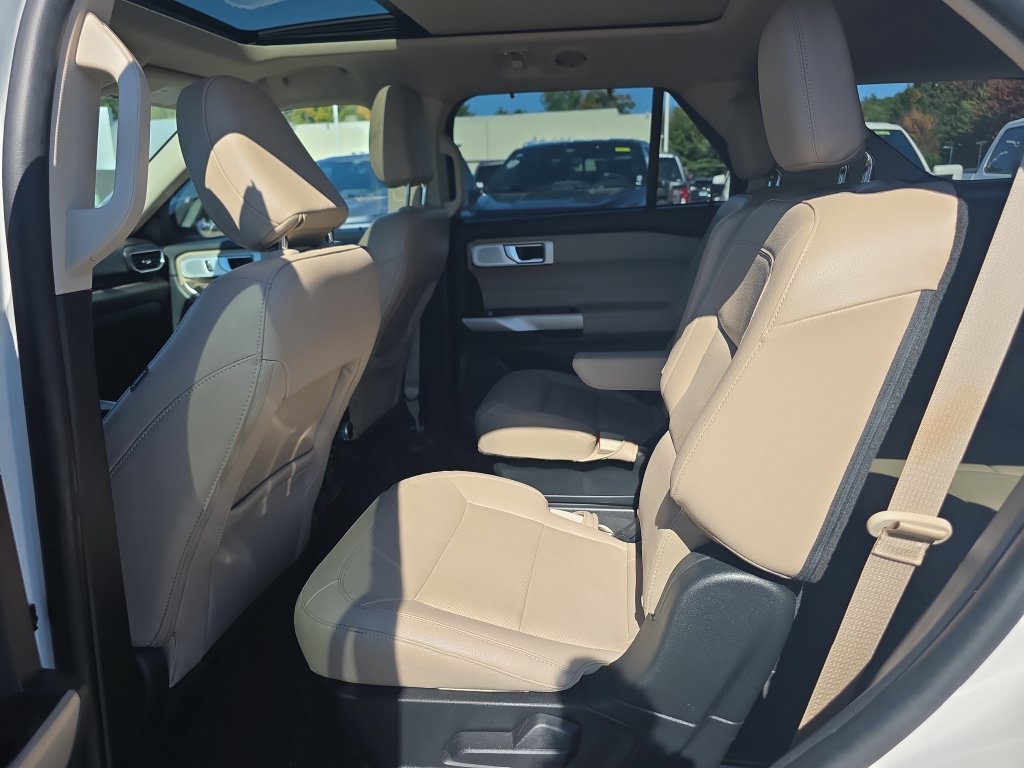 Certified 2023 Ford Explorer Limited w/ Limited Technology Package AWD/4WD image 16