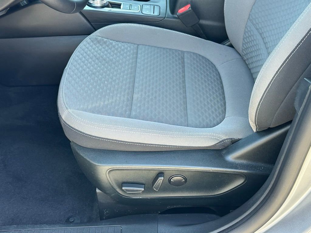 Used 2022 Ford Escape SE w/ SE Sport Appearance Package FWD image 13