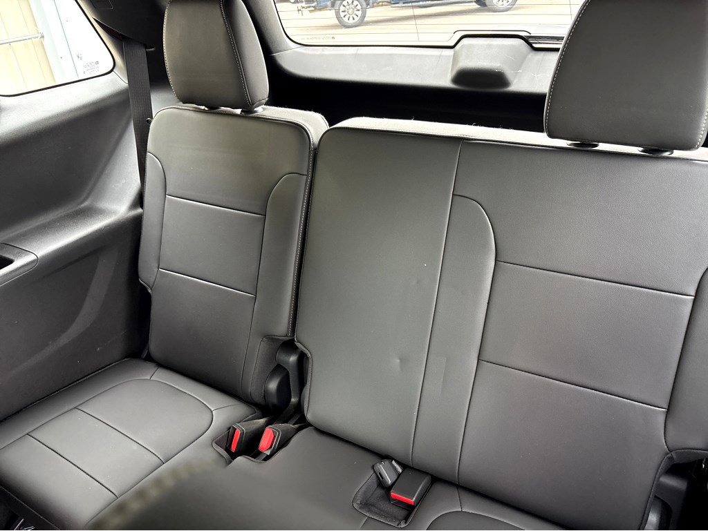 Used 2023 Chevrolet Traverse LT FWD image 30