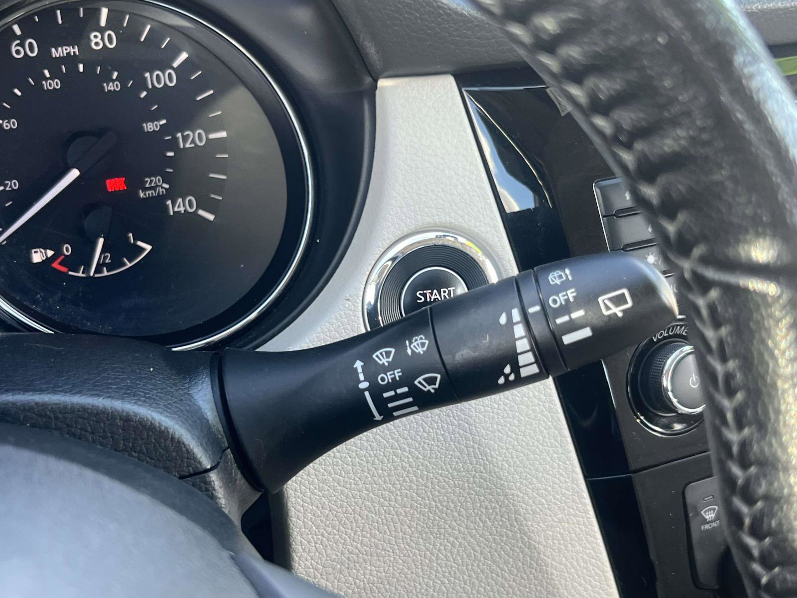 Used 2022 Nissan Rogue Sport SV w/ Technology Package image 21