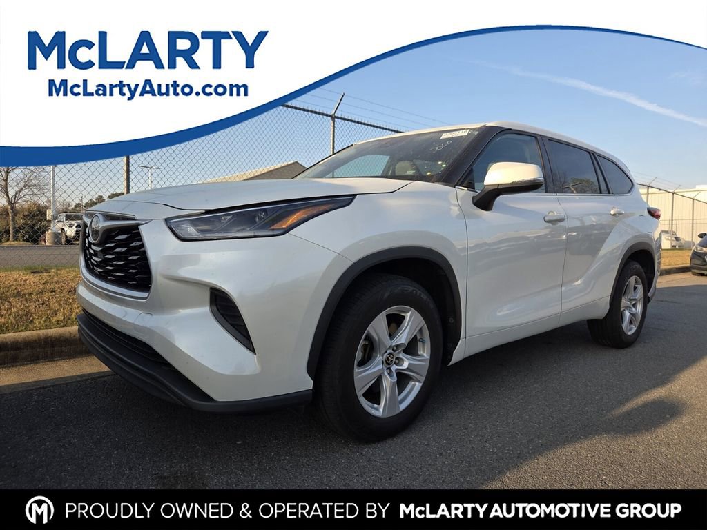 Used 2021 Toyota Highlander L image 1