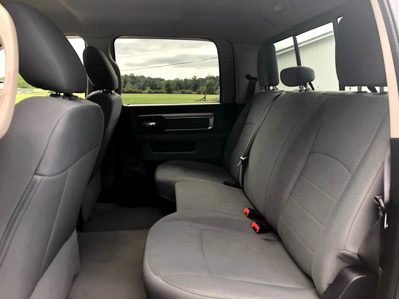 Used 2015 RAM 2500 SLT image 40