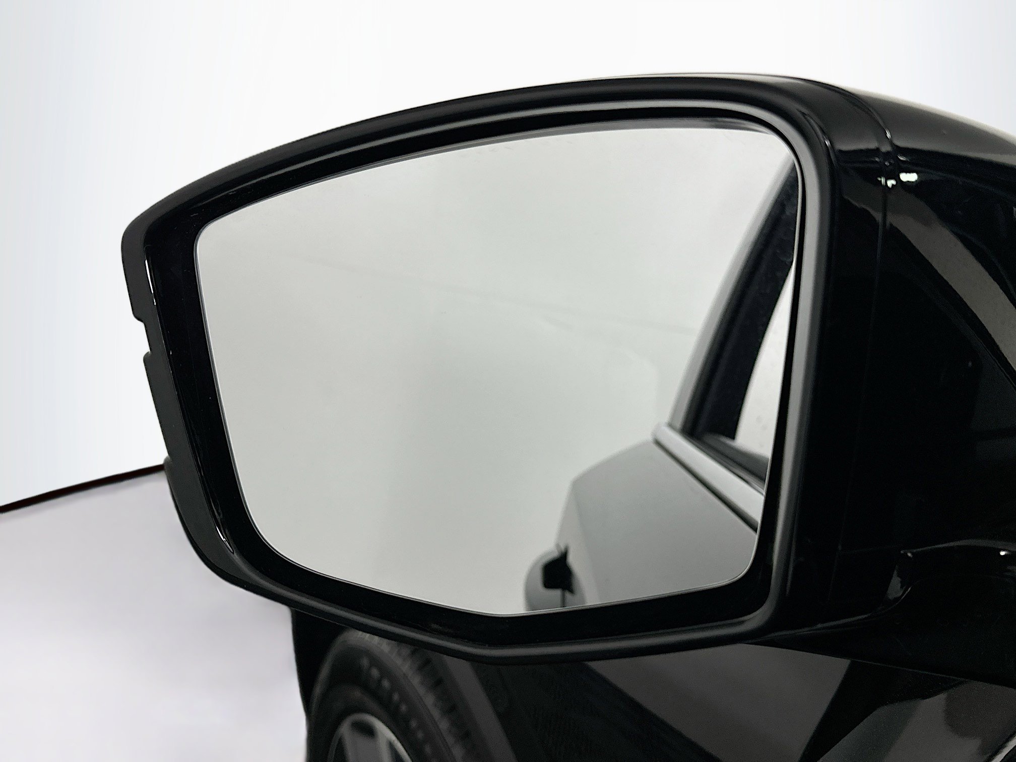 Used 2023 Acura MDX SH-AWD w/ Technology Package image 16