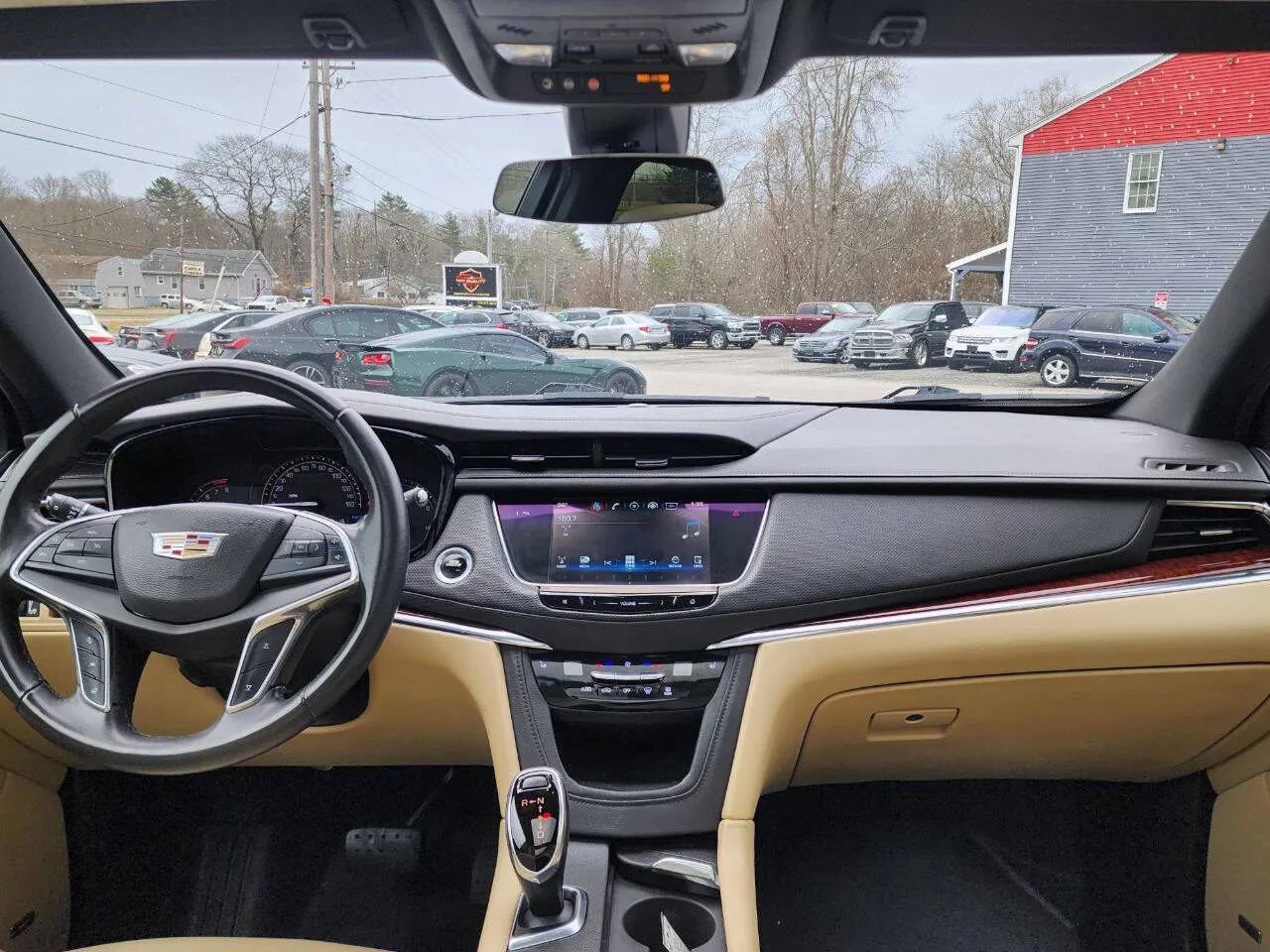 Used 2017 Cadillac XT5 Luxury w/ Driver Awareness Package image 19