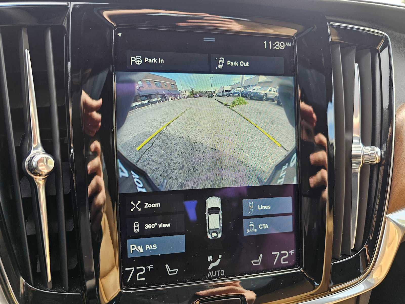 Used 2017 Volvo S90 T6 Inscription w/ Vision Package image 31