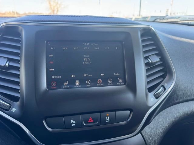 Used 2021 Jeep Cherokee Latitude Plus AWD/4WD image 18