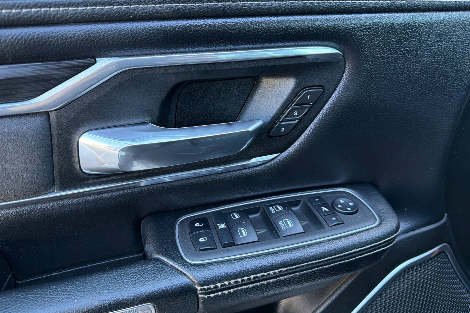 Used 2023 RAM 1500 Laramie image 10