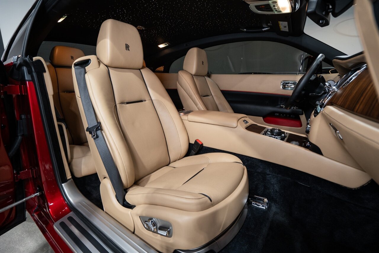 Used 2019 Rolls-Royce Wraith RWD image 30