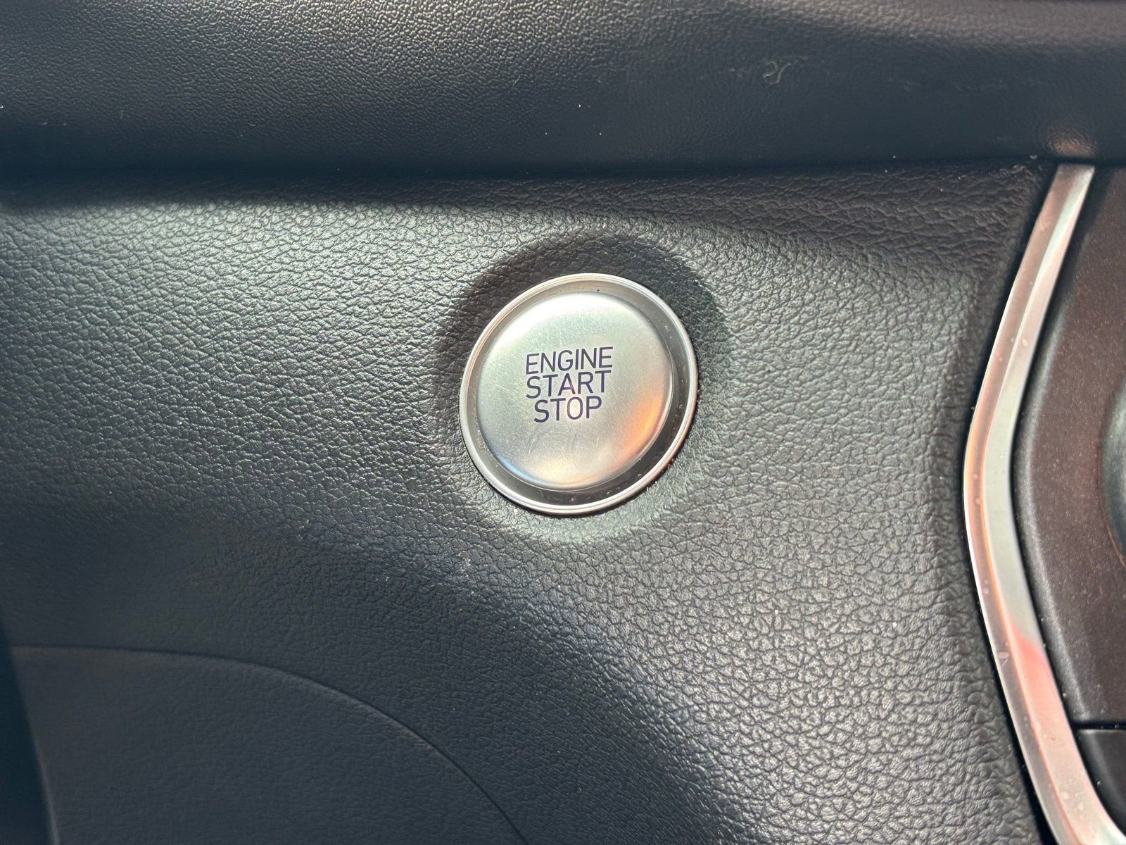 Used 2019 Hyundai Santa Fe SEL image 7