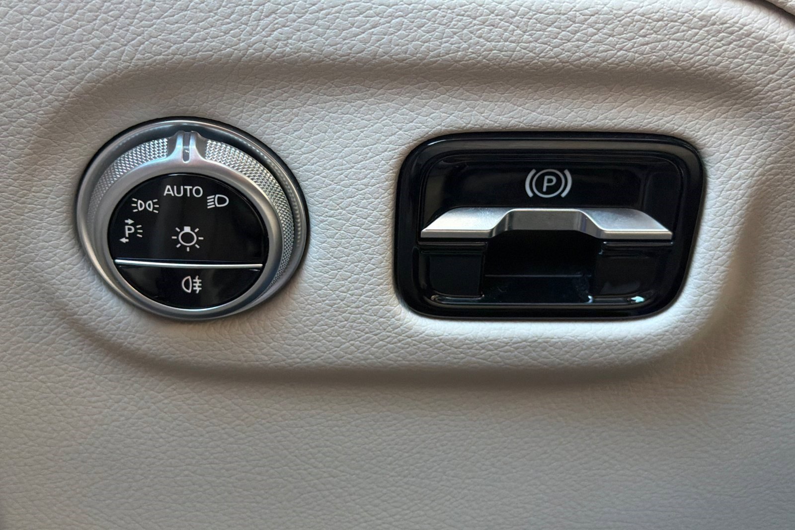 Used 2023 Mercedes-Benz EQS 450+ SUV image 37