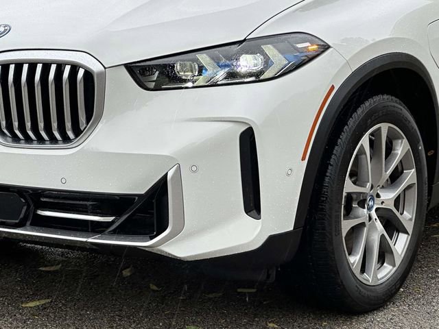 Certified 2025 BMW X5 xDrive50e w/ Premium Package image 12