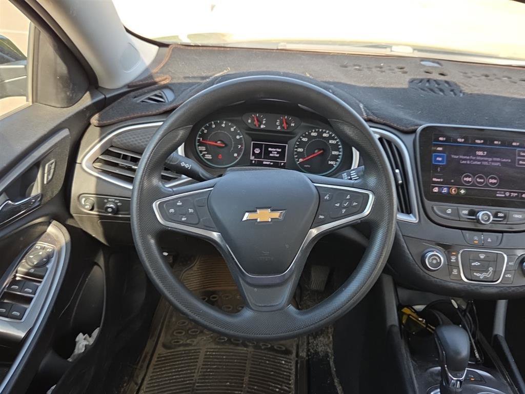 Used 2021 Chevrolet Malibu LS FWD image 4
