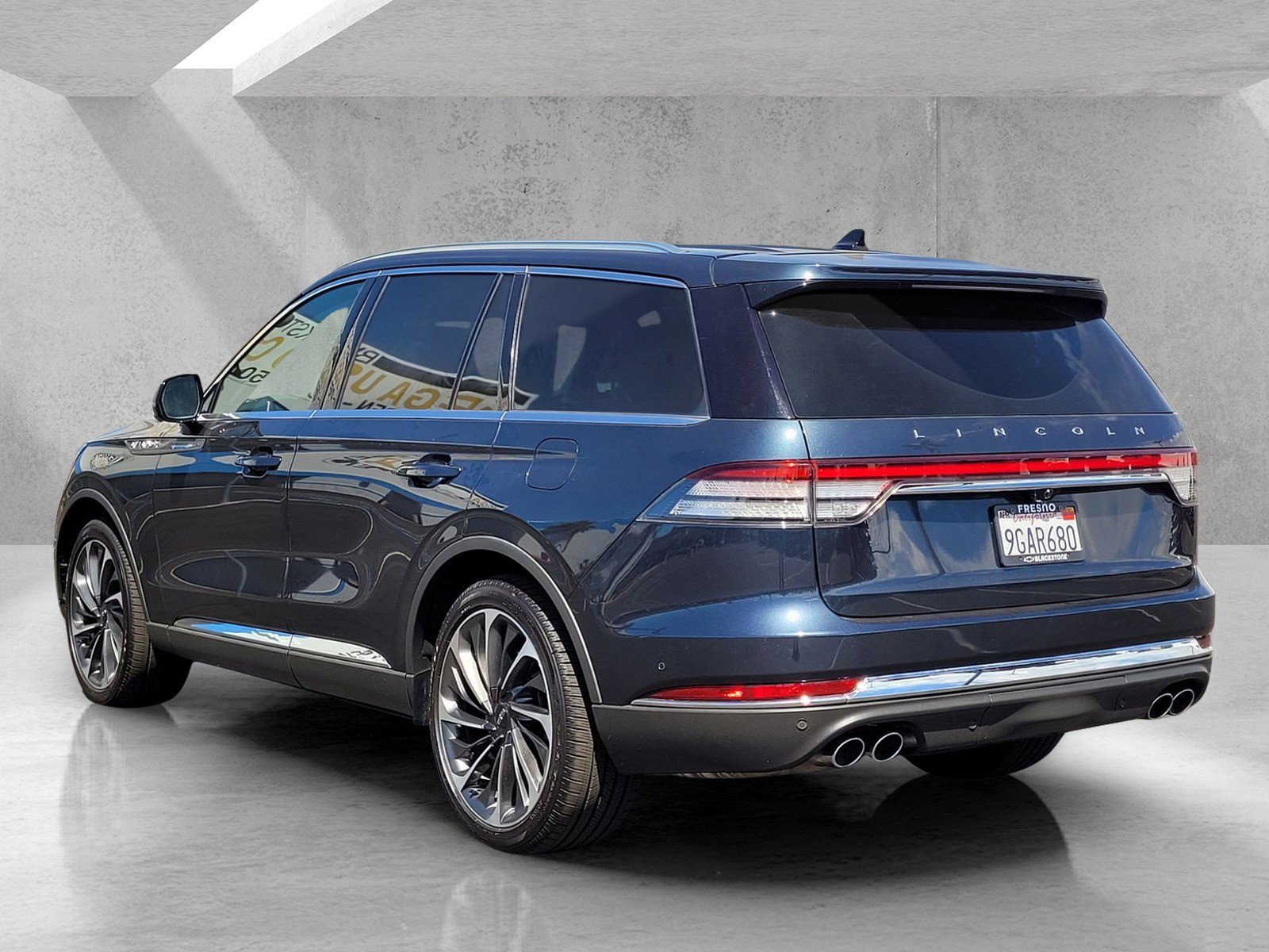 Used 2023 Lincoln Aviator Reserve w/ Equipment Group 201A RWD image 7