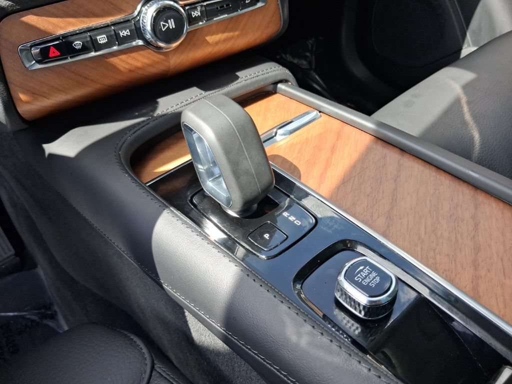 Certified 2023 Volvo XC90 B6 Plus AWD/4WD image 22