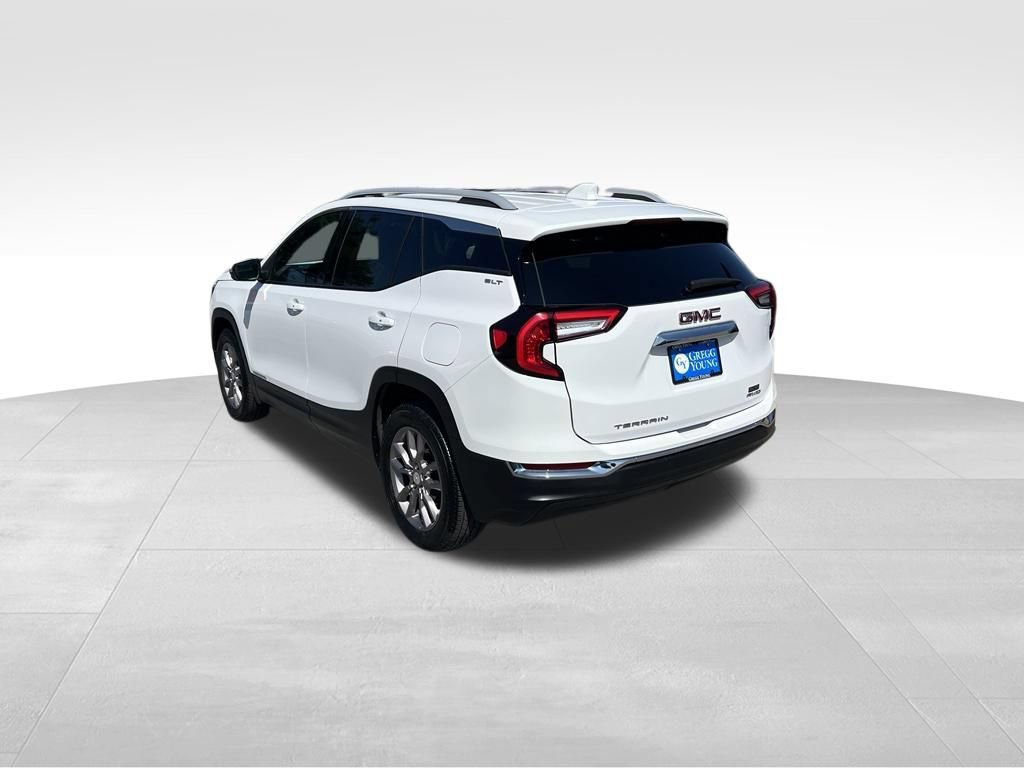 Used 2024 GMC Terrain SLT AWD/4WD image 4