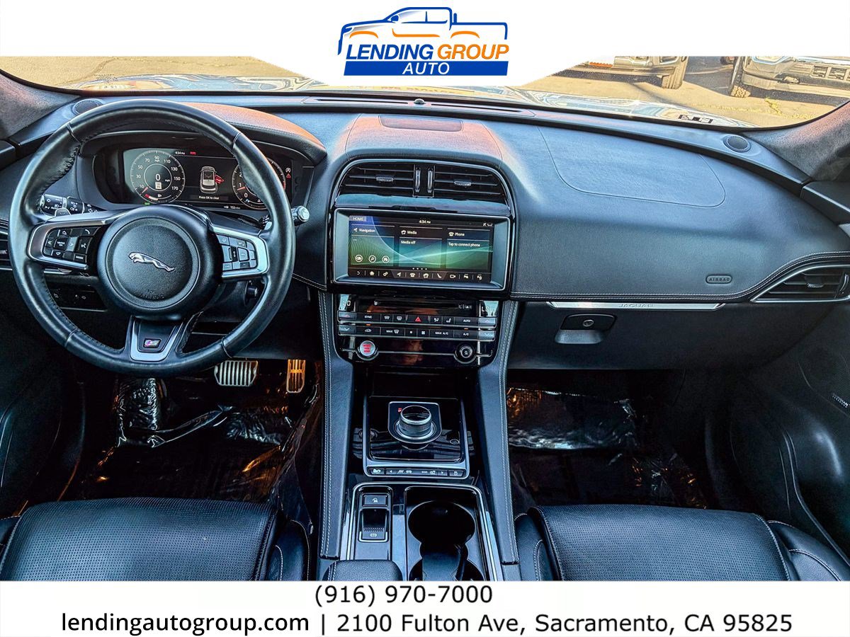 Used 2020 Jaguar F-PACE S image 11