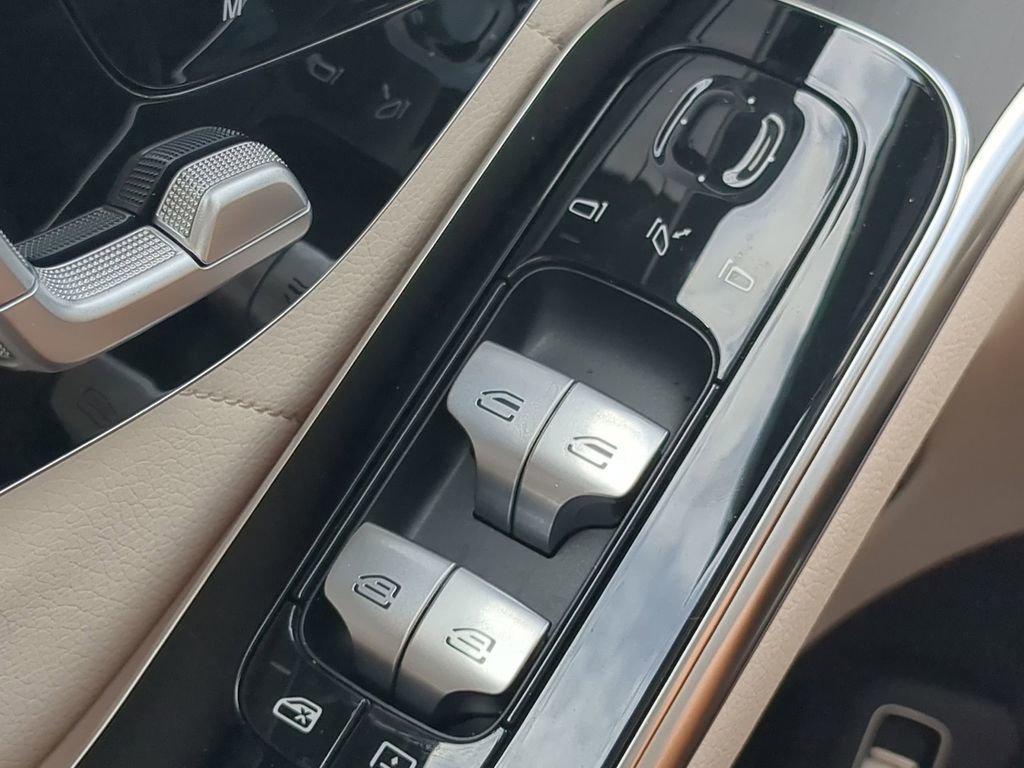 New 2025 Mercedes-Benz S 580e 4MATIC Sedan image 11