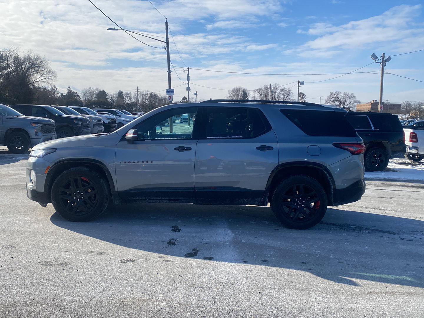 Used 2023 Chevrolet Traverse Premier w/ Redline Edition image 9