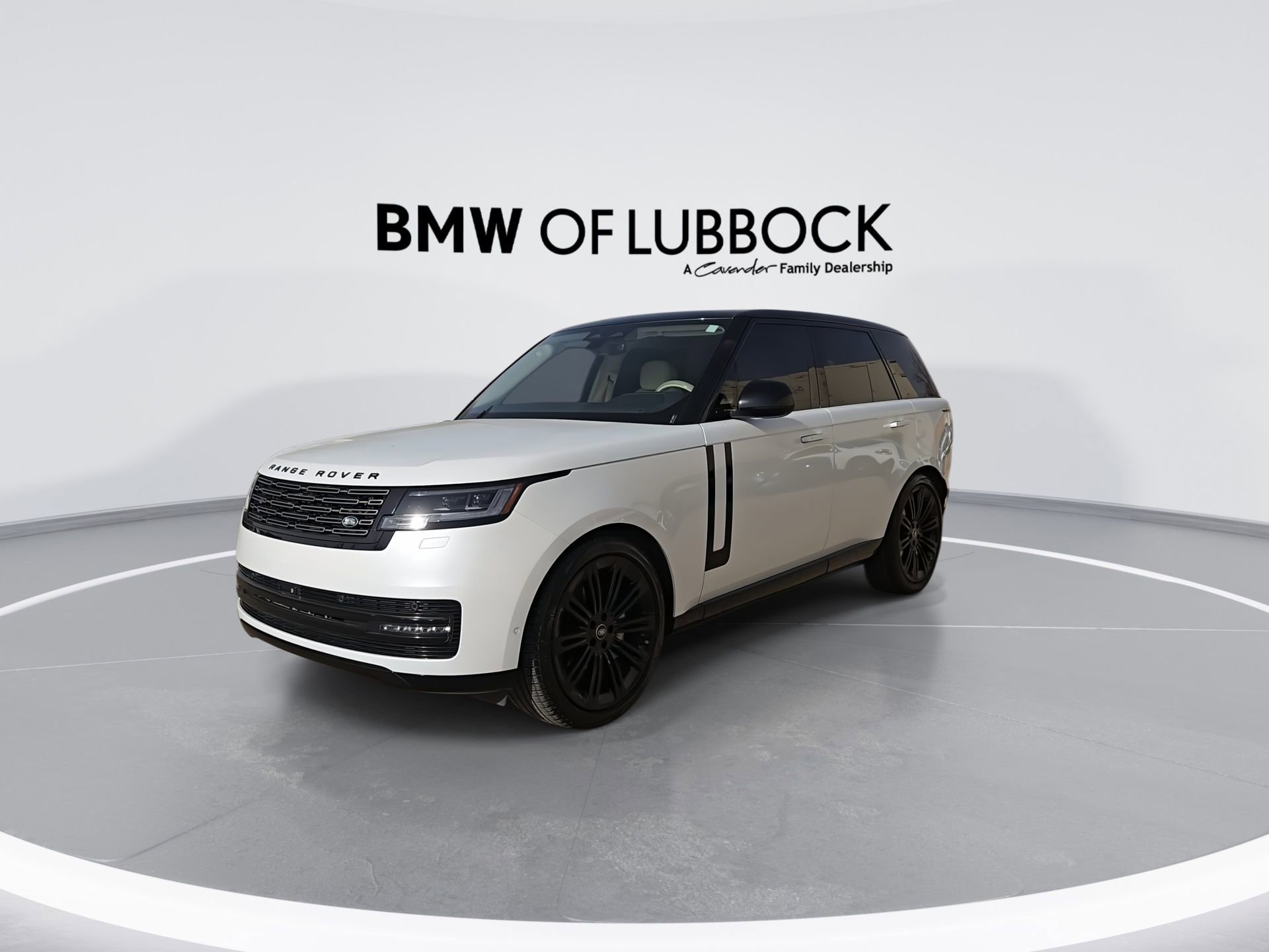 Used 2024 Land Rover Range Rover SE AWD/4WD image 3