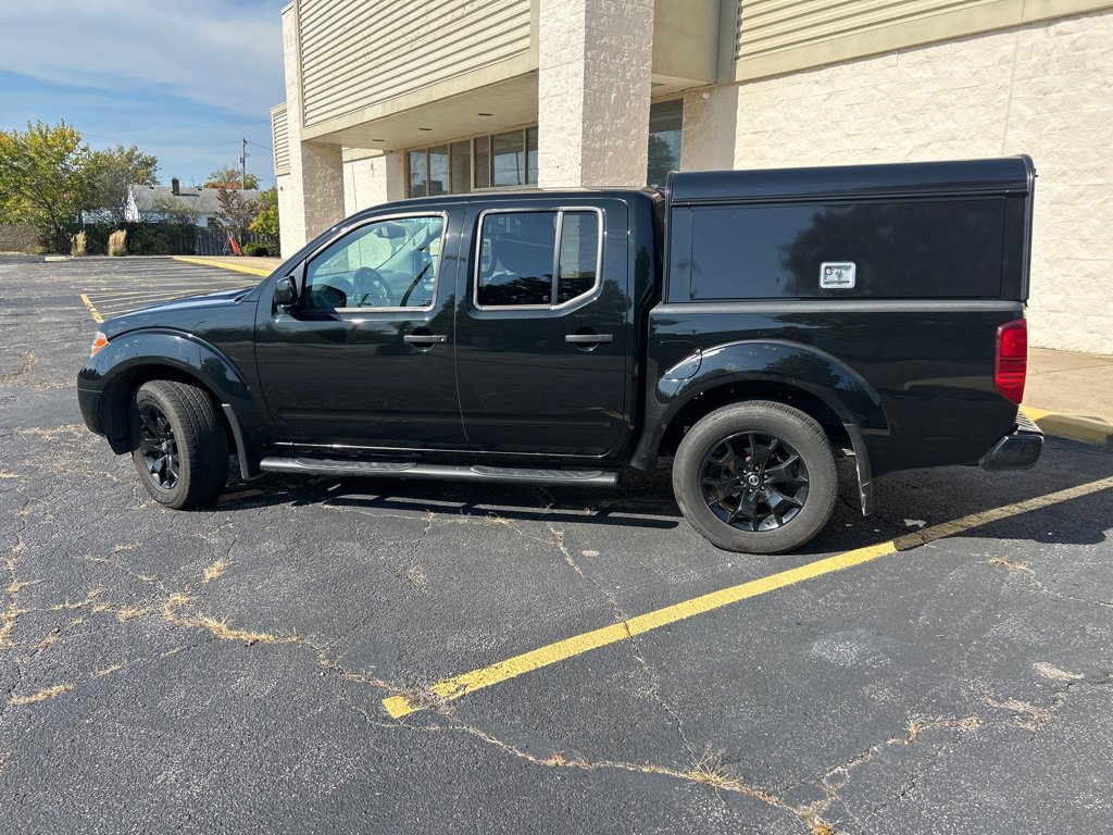 Used 2021 Nissan Frontier SV w/ Midnight Edition Floor Mats image 3