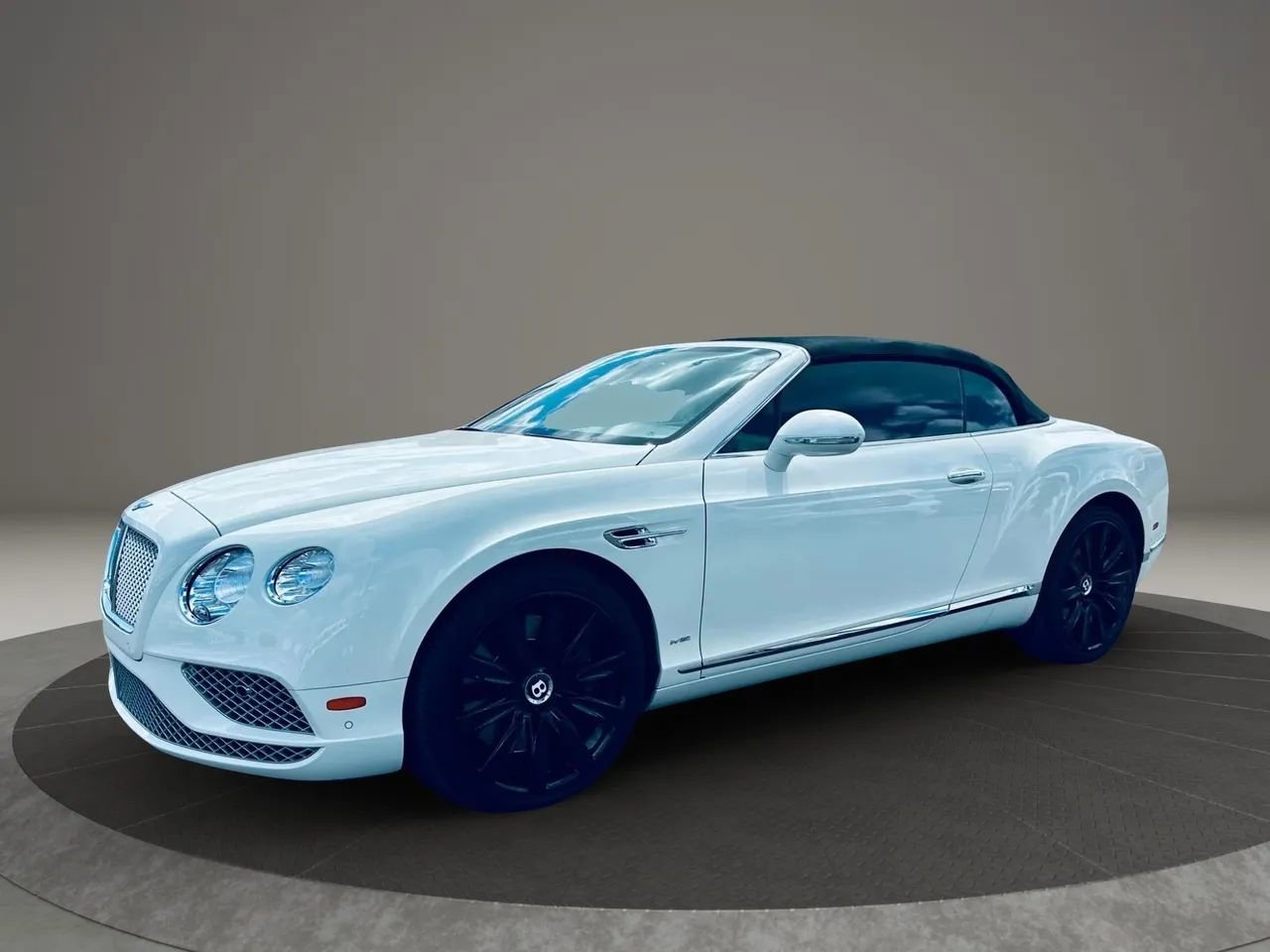 Used 2016 Bentley Continental GT image 1