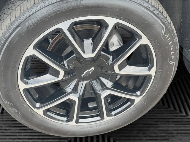 Used 2024 Chevrolet Tahoe RST w/ Luxury Package AWD/4WD image 9