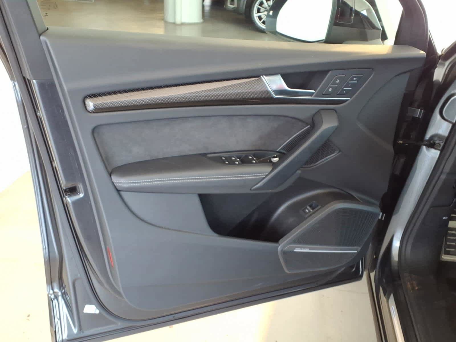 Used 2023 Audi SQ5 Prestige w/ Prestige Package AWD/4WD image 10
