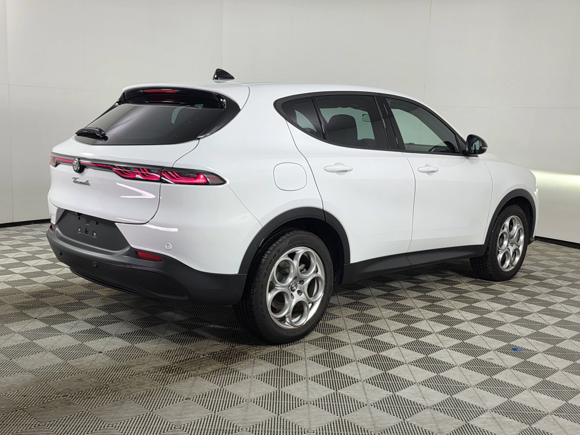 Used 2024 Alfa Romeo Tonale Sprint AWD/4WD image 40