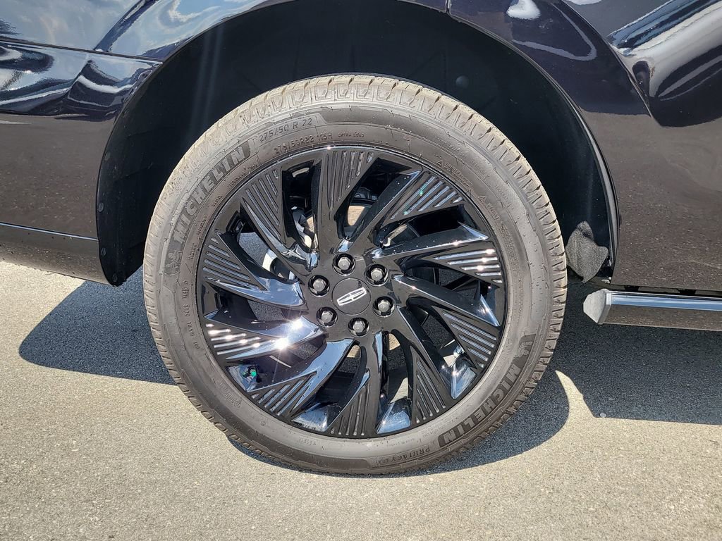 Used 2025 Lincoln Navigator Reserve w/ Jet Appearance Package image 5