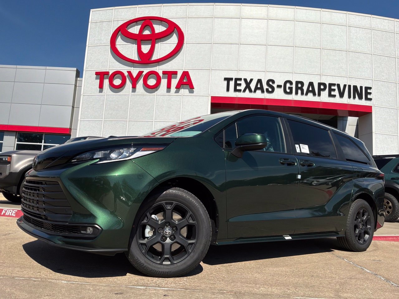 New 2026 Toyota Sienna XLE Woodland Edition AWD/4WD image 2