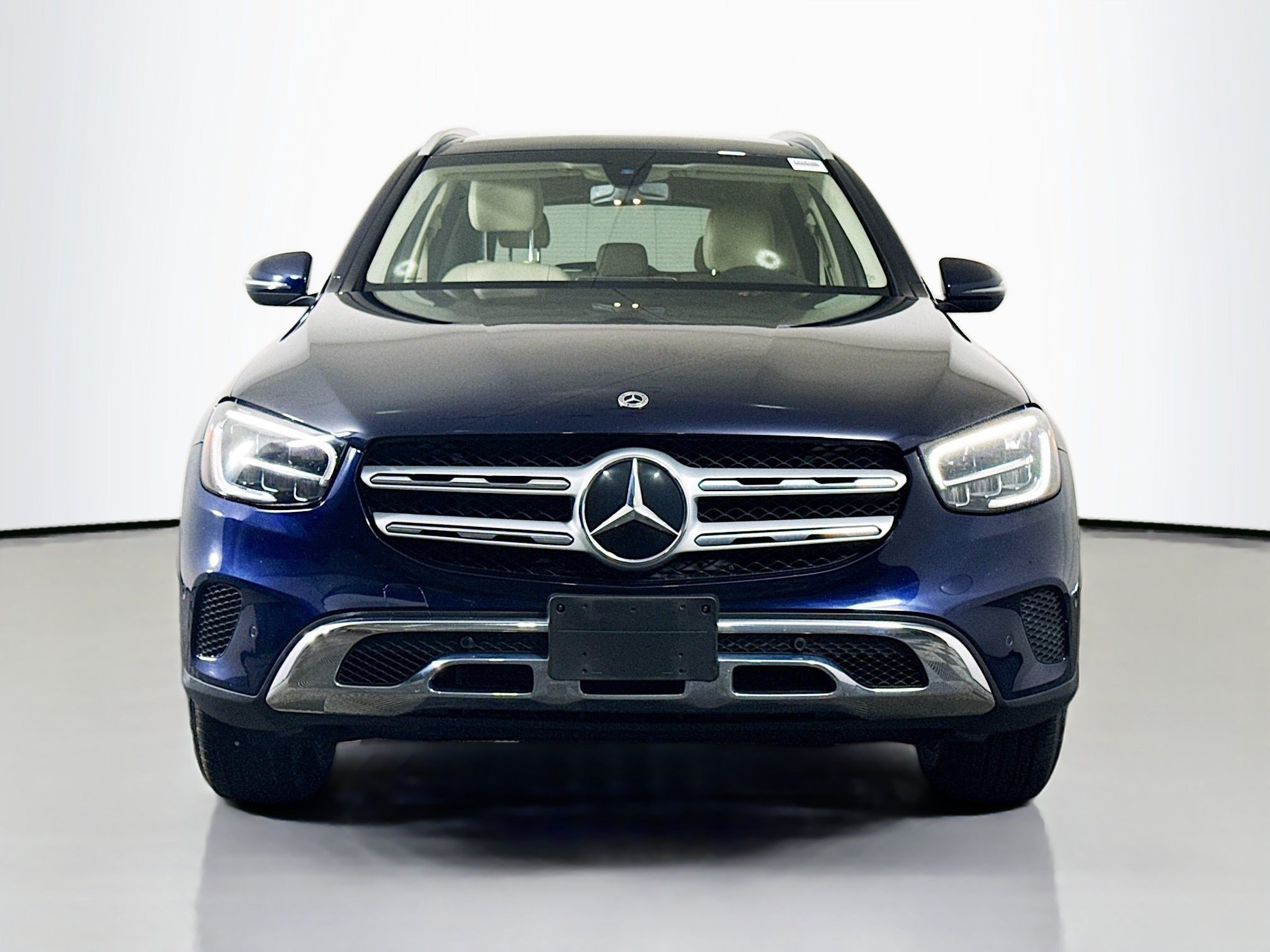 Used 2021 Mercedes-Benz GLC 300 4MATIC image 2