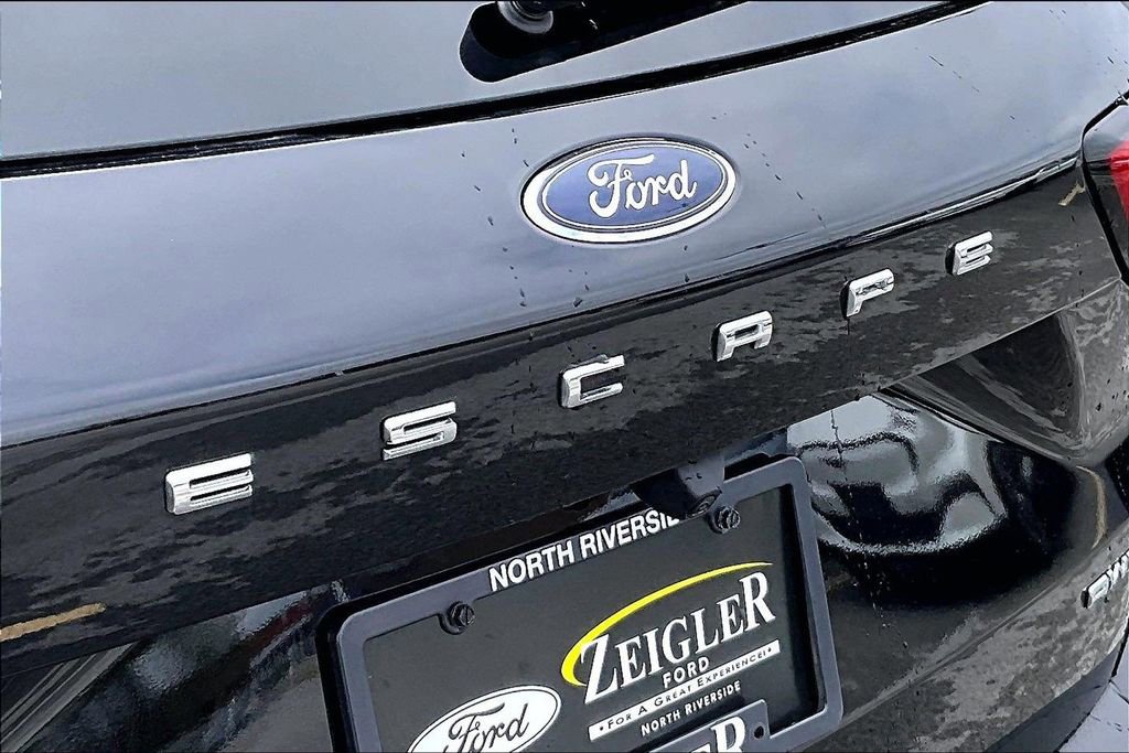Certified 2025 Ford Escape ST-Line AWD/4WD image 8
