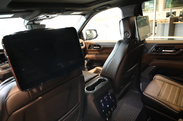 New 2026 GMC Yukon XL Denali Ultimate AWD/4WD image 24