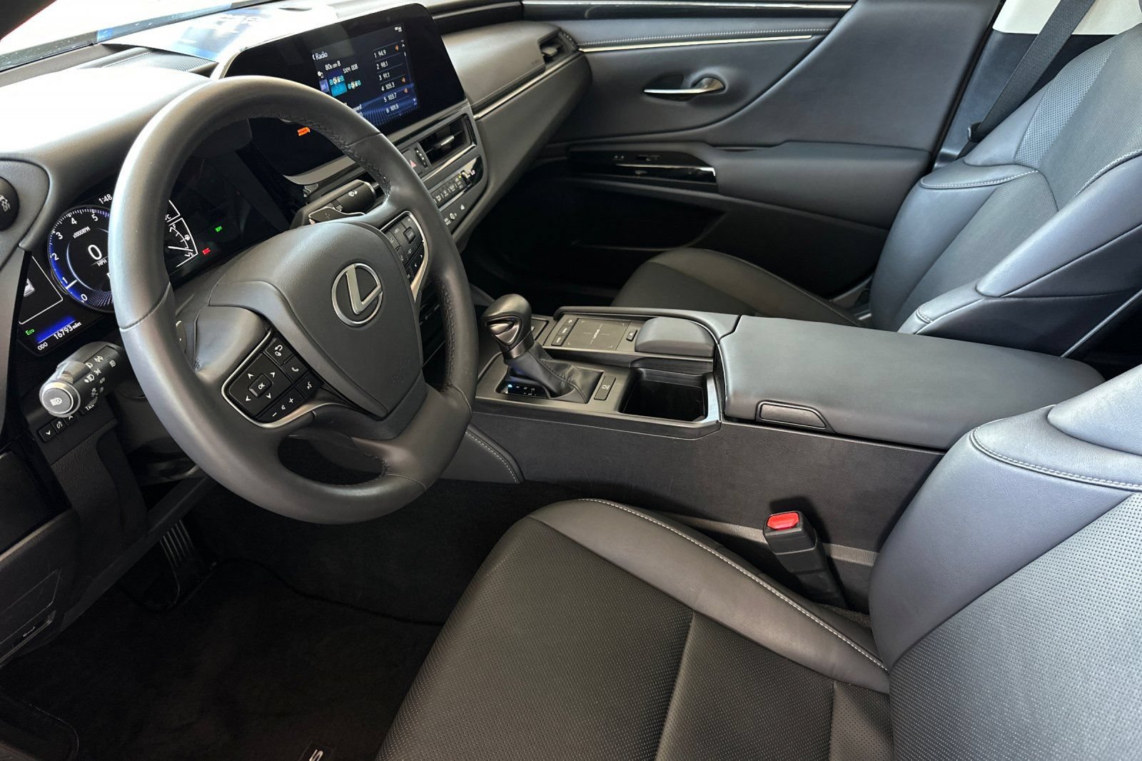 Used 2022 Lexus ES 350 w/ Accessory Package 2 FWD image 9