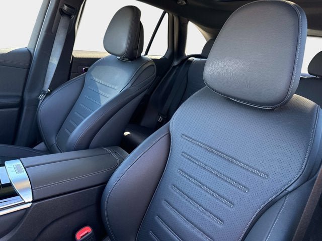 Used 2025 Mercedes-Benz GLC 350e 4MATIC image 21