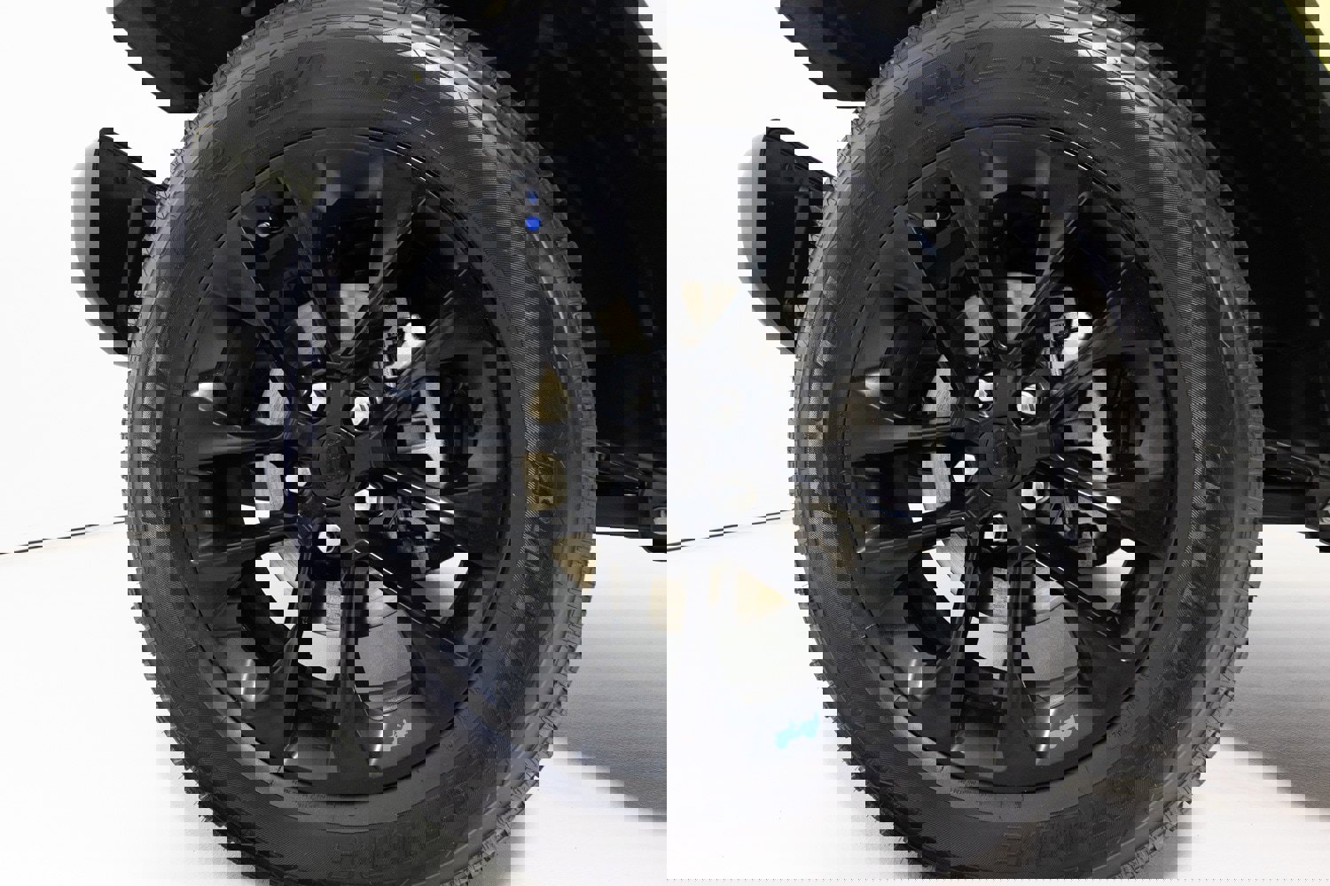 Used 2022 Jeep Wrangler Unlimited Sahara w/ Cold Weather Group image 13