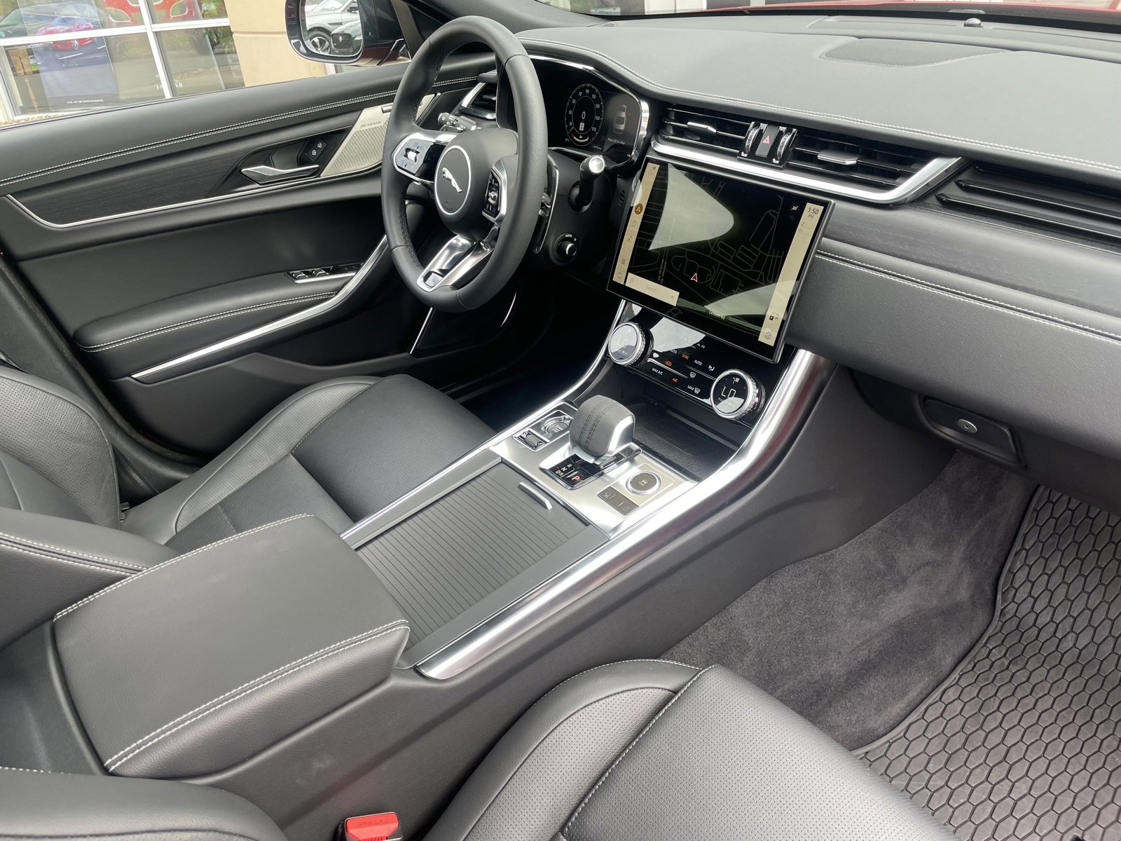 Certified 2024 Jaguar XF R-Dynamic SE image 10