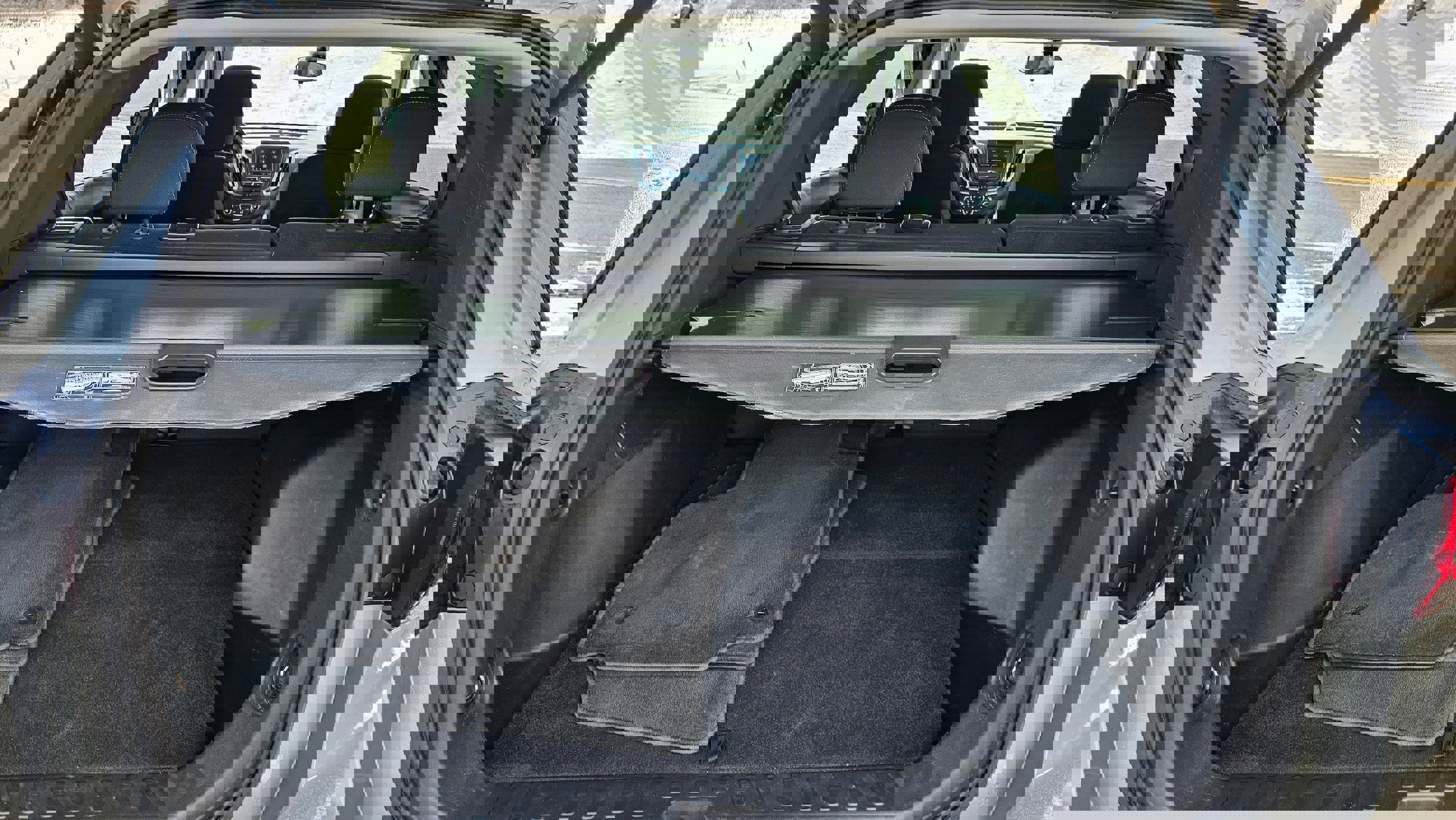 Used 2023 Chevrolet Equinox LT w/ Driver Convenience Package image 16