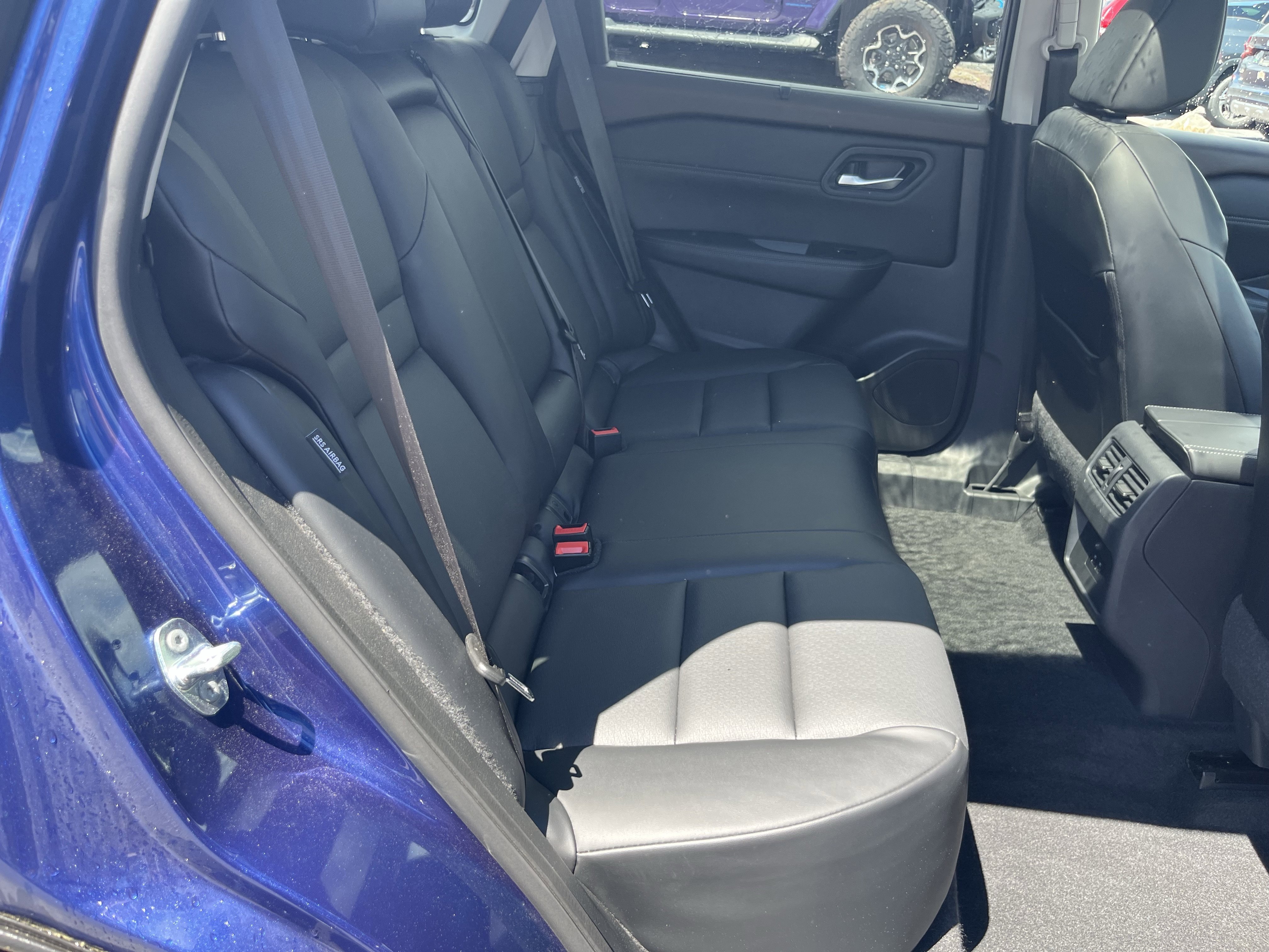 Used 2022 Nissan Rogue SV w/ SV Premium Package AWD/4WD image 4