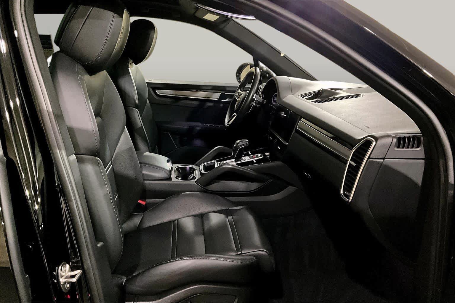 Used 2023 Porsche Cayenne S Platinum AWD/4WD image 7