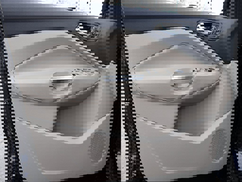 Used 2019 Ford Escape Titanium image 22